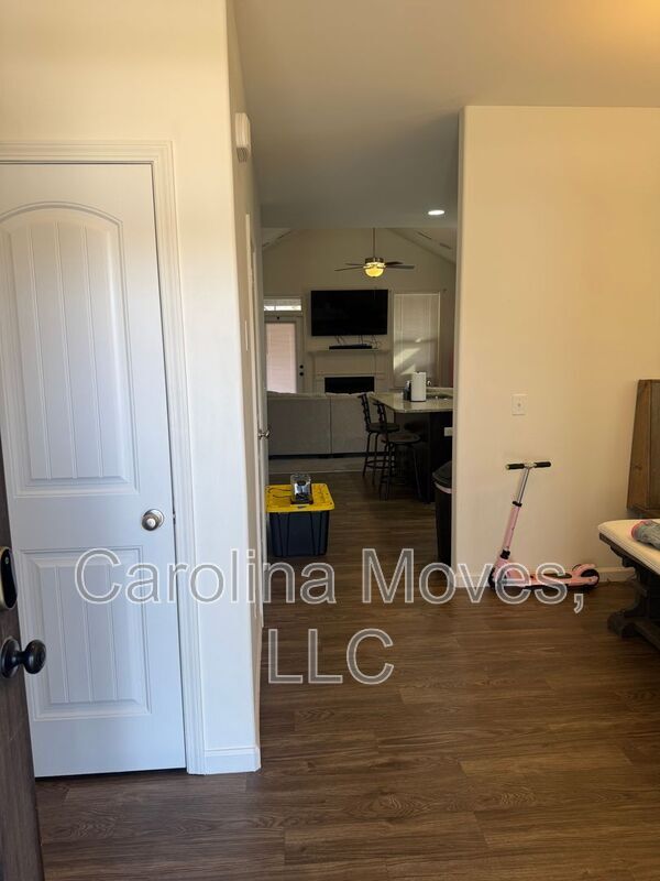 Building Photo - 211 Everard Ln