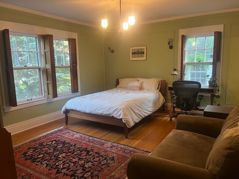 2nd bedroom - 106 Circle Rd