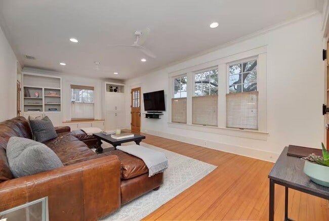 Building Photo - 1212 Baylor St