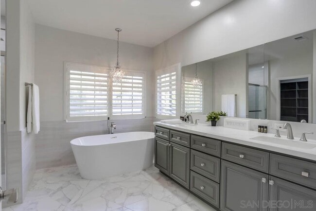 Building Photo - 1696 Gil Way