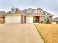 Building Photo - 2606 W Baton Rouge Pl