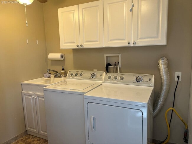 Building Photo - 50 Florence Ave