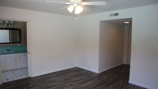 Building Photo - Available August 2026- 5 Bedroom with a POOL - on MARY LANE