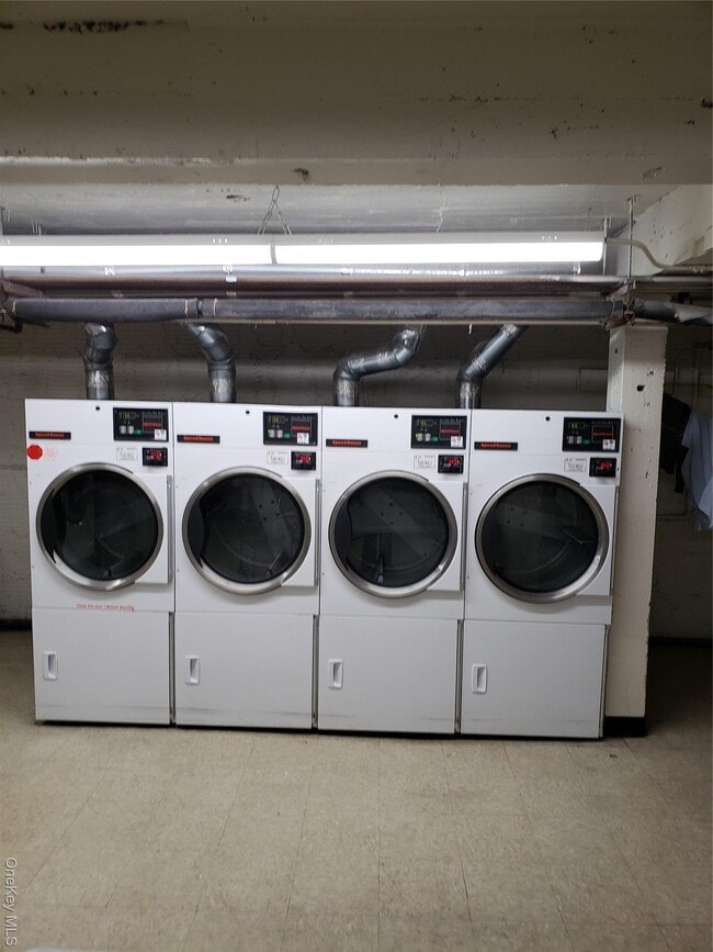 Building Photo - 42-05 48th Ave