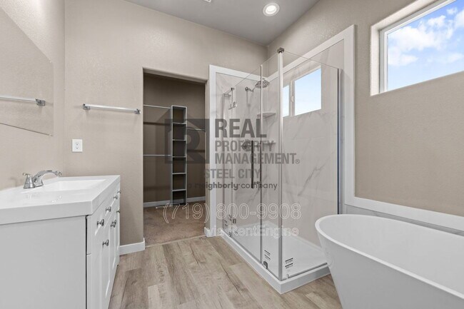 Building Photo - 295 W Acorn Dr