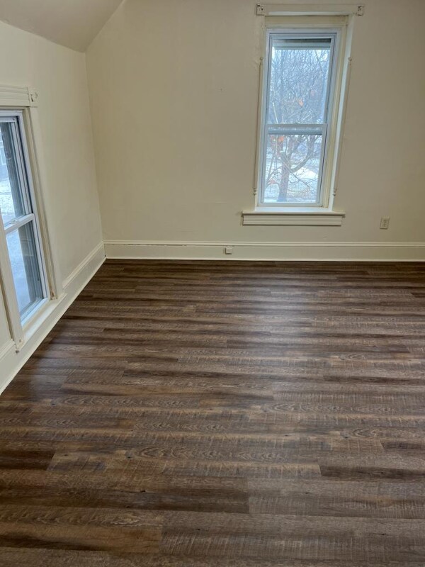 Building Photo - 802 Elm St