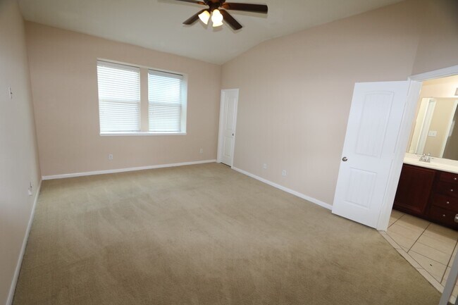 Building Photo - 19631 Little Pine Ln