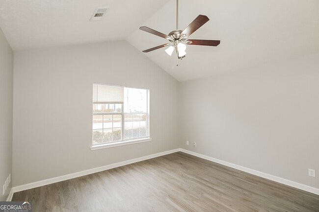 Building Photo - 358 Autumn Lake Dr