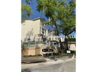 Building Photo - 3 bedroom 2.5 bath 2 story Luxury Condo wi...