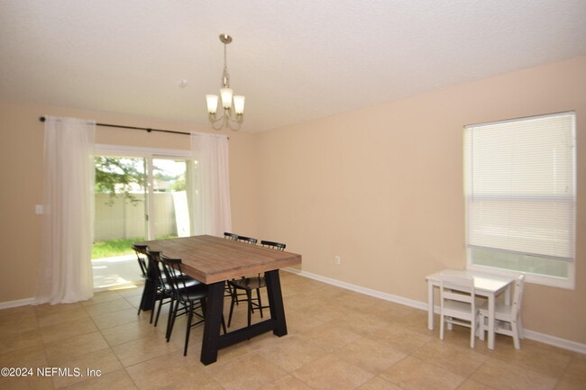 Building Photo - 12593 Itani Wy