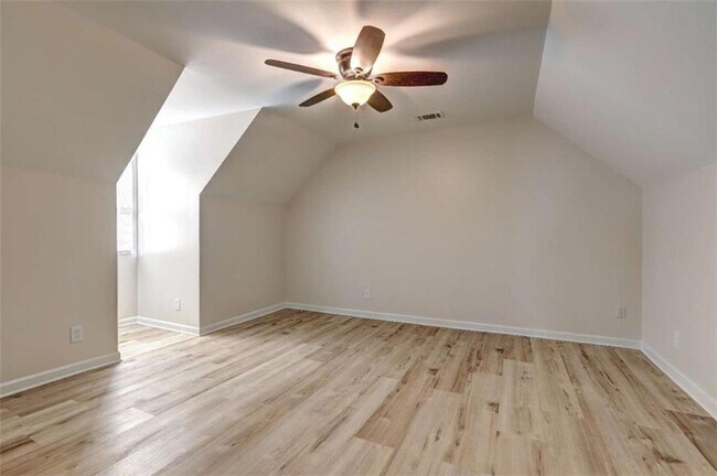 Building Photo - 95 Pine Grove Cir