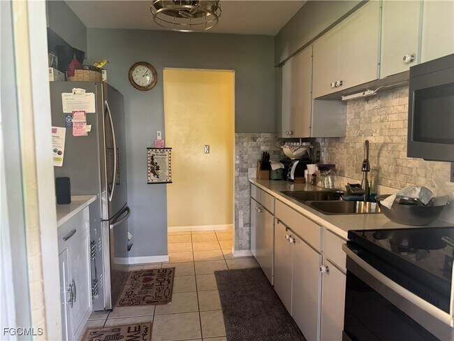 Building Photo - 1 Aztec Lily Ln