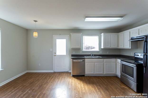 Building Photo - 5923 Fox Canyon