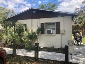 Building Photo - Charming 2-Bedroom, 1-Bath Home with Great...