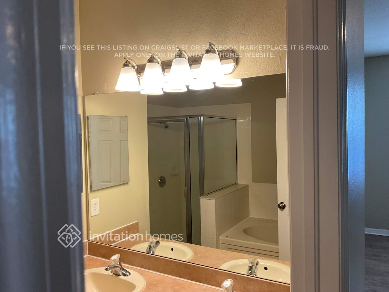 Building Photo - 11250 Creek Haven Dr
