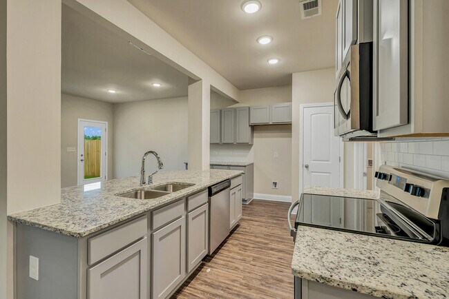Building Photo - 7211 Berrywood Ct NW