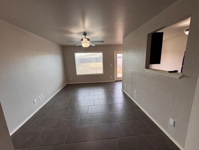 Building Photo - 6929 Mayberry Ln