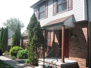 Building Photo - 23745 Middlebelt Rd