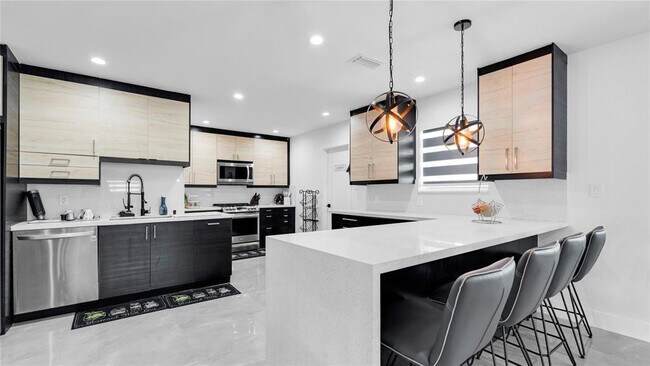 Building Photo - 6290 W 16th Ave