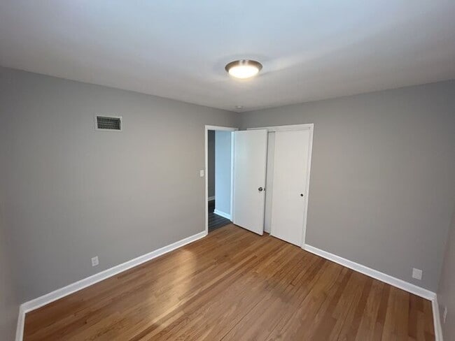 Building Photo - Brick Ranch Single Family Home