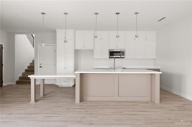 Building Photo - 2507 E Solar Dr