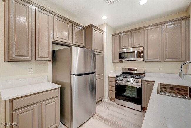 Building Photo - 10408 September Flower St