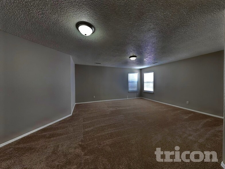 Building Photo - 5208 Clovis Ct NE