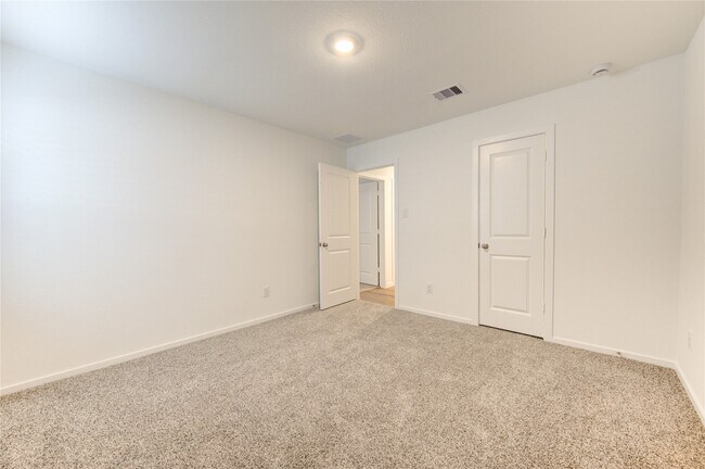 Building Photo - 40650 Balsam Run Ln