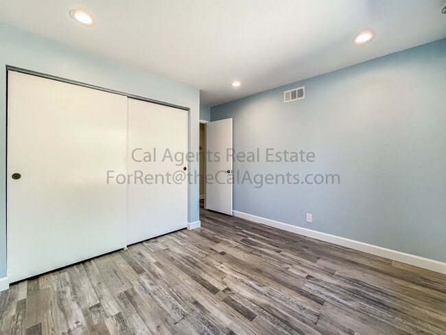 Building Photo - 3600 Siskiyou Ct