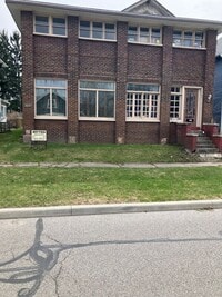 Building Photo - Rush St Townhouse