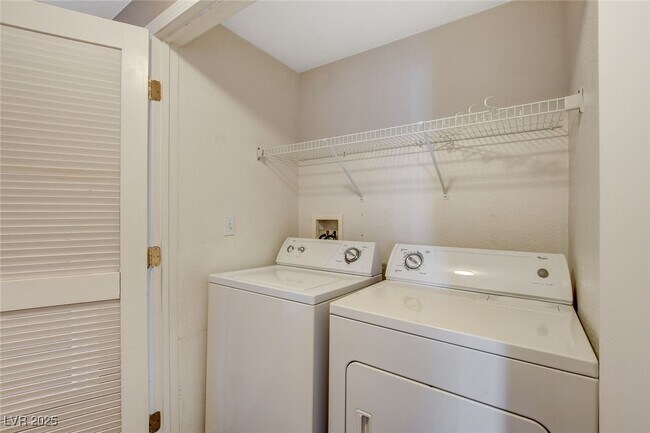 Building Photo - 8250 N Grand Canyon Dr