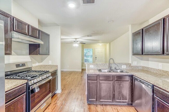 Building Photo - 18746 Dennington Dr