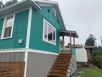 Building Photo - Classic Updated Bungalow.  2 bed with flex...