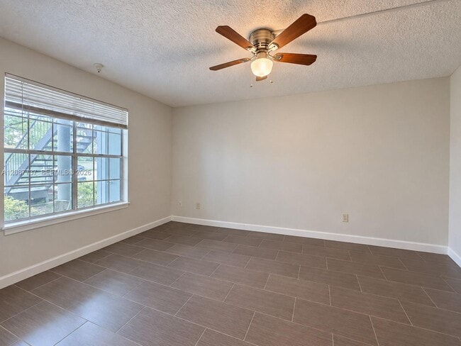 Building Photo - 1275 Crystal Way
