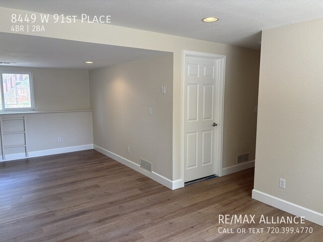 Building Photo - 8449 W 91st Pl