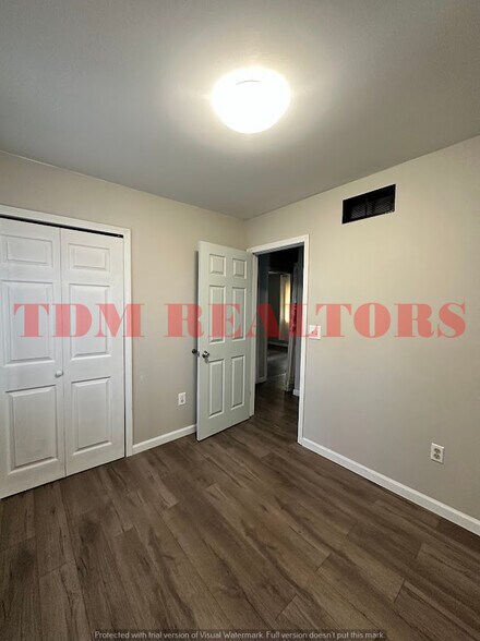 Building Photo - 2121 Christner St