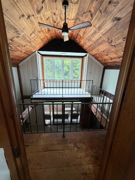 Catwalk to loft - 976 Hudson River Rd