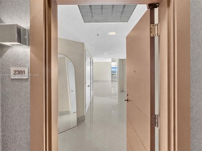 Building Photo - 17301 Biscayne Blvd