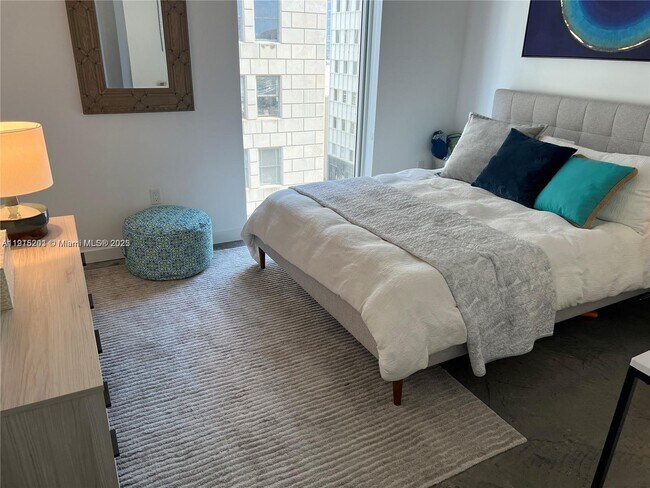 Building Photo - 151 SE 1st St