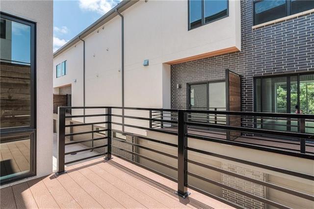 Building Photo - 2290 N Fitzhugh Ave