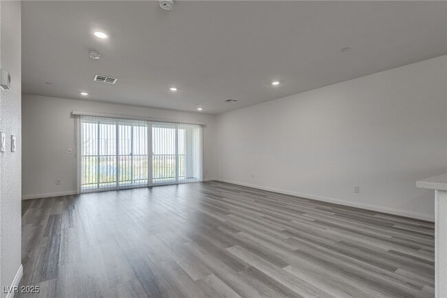 Building Photo - 3800 Enchanted Sky St