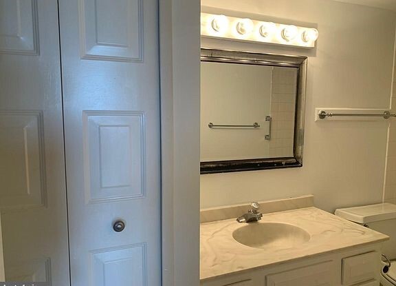 Lots of Closets - 1800 Old Meadow Rd