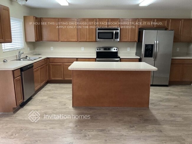 Building Photo - 15262 Galbi Dr