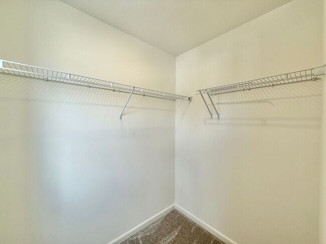 Building Photo - 10517 Brookside Reserve Rd