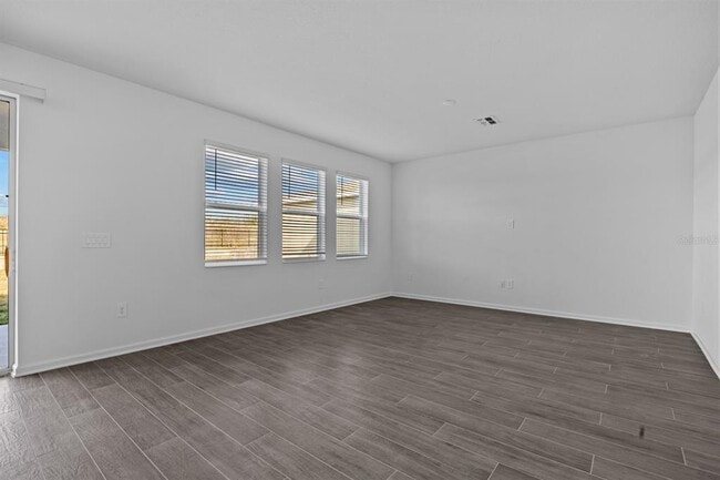 Building Photo - 2611 Runners Cir