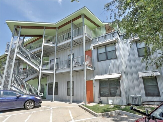 Building Photo - 1807 Poquito St