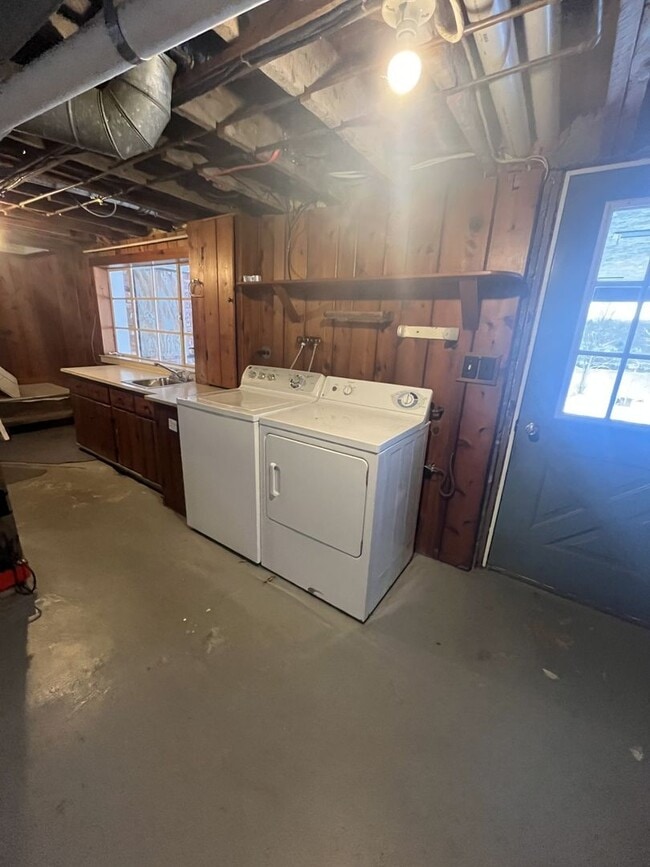 Building Photo - 2 Bedroom House Available in Fulton