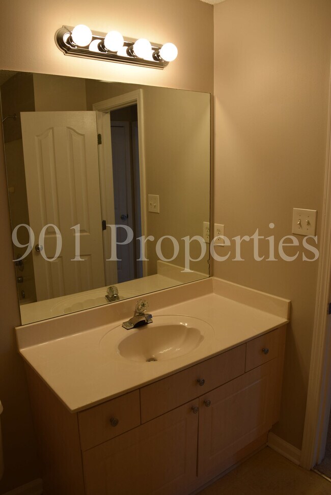 Building Photo - 6840 Wrigley Dr