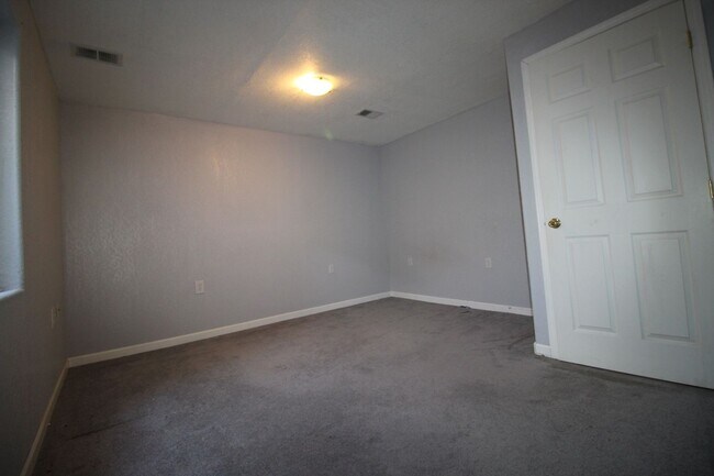 Building Photo - Great Home in West Greeley