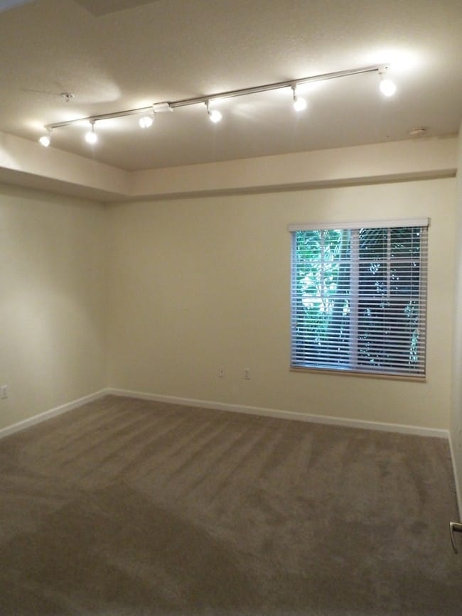 Building Photo - 13100 Bella Casa Cir